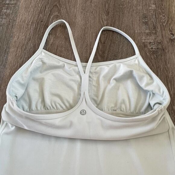Lululemon Power Y Tank in Island Mist - Size: 8 - Picture 10 of 11